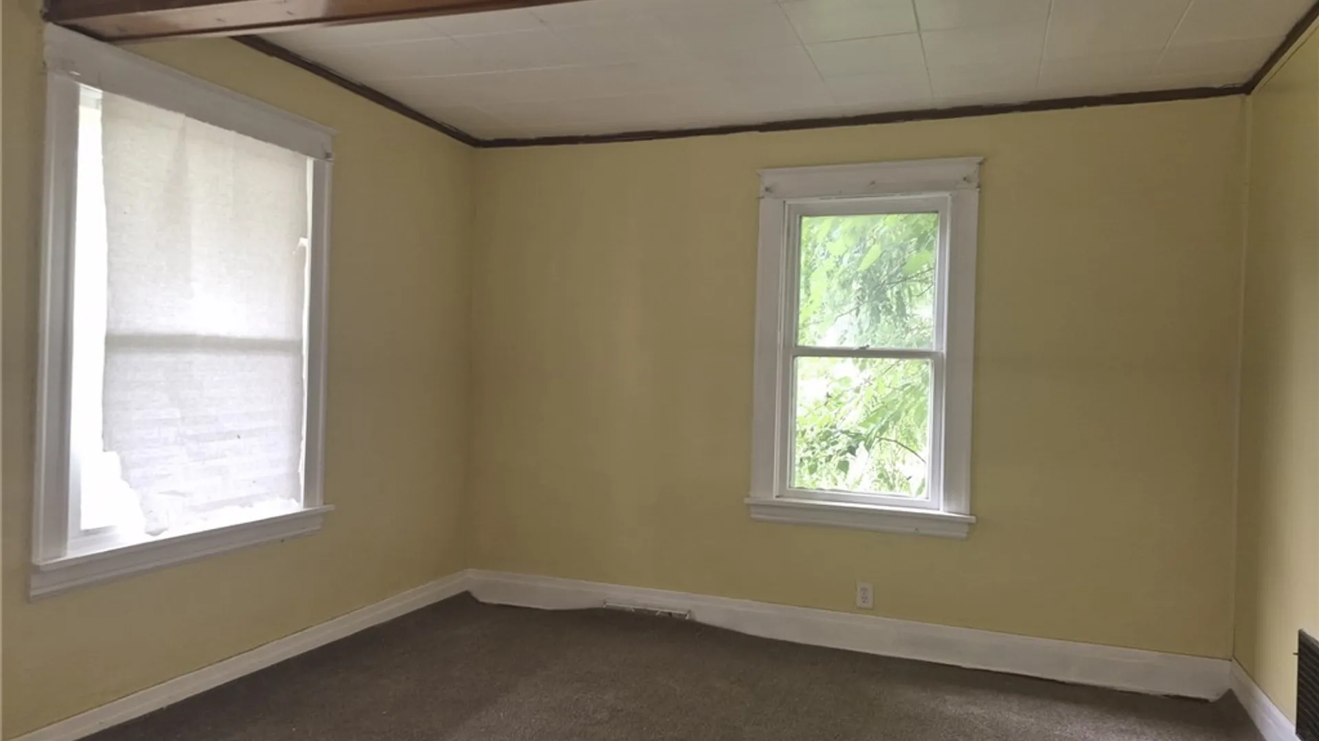 Property at 2409 Monroe Avenue, Niagara Falls, NY 14303 6