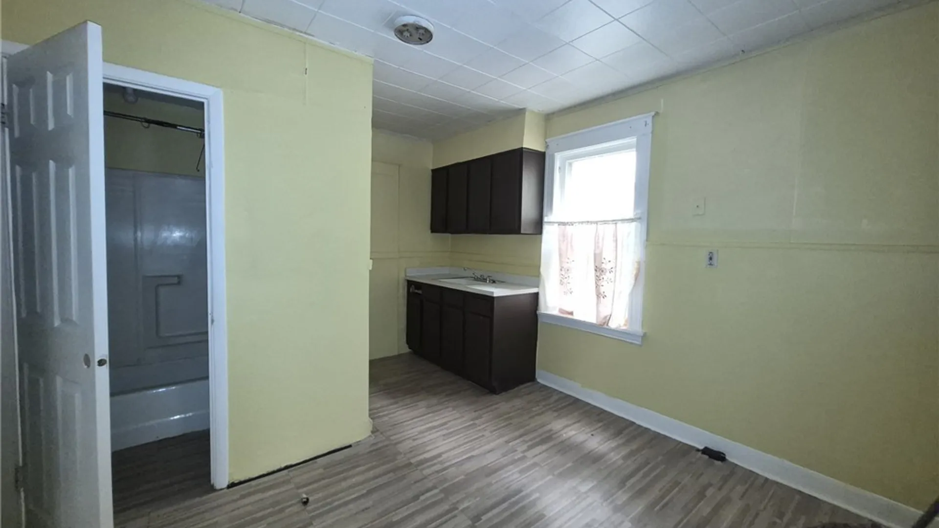 Property at 2409 Monroe Avenue, Niagara Falls, NY 14303 10