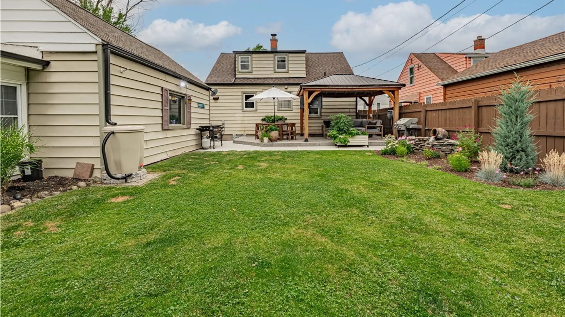 Property at 51 Sanders Road, Buffalo, NY 14216 43