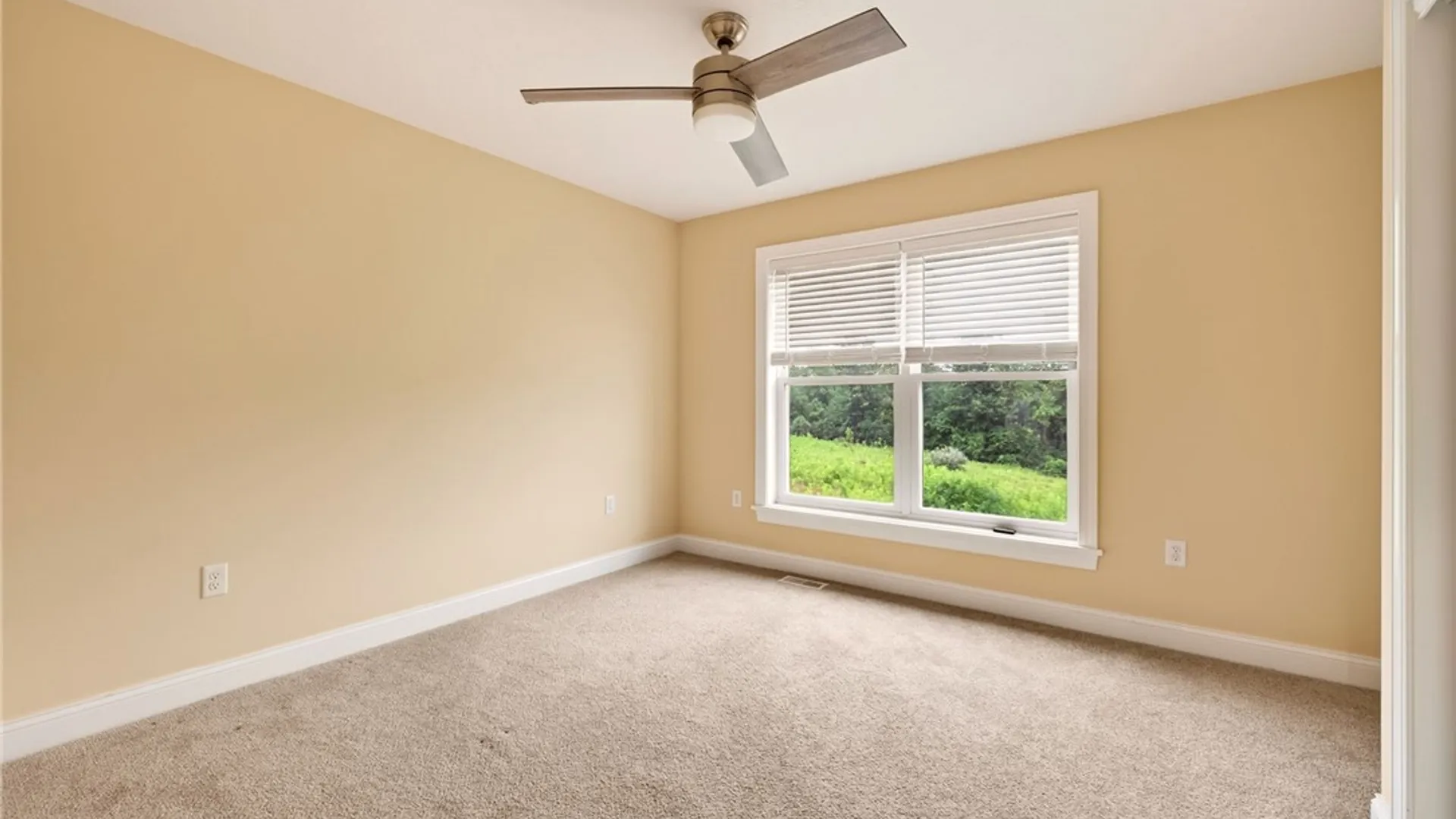 Property at 80 Chatwood Lane, Henrietta, NY 14467 29