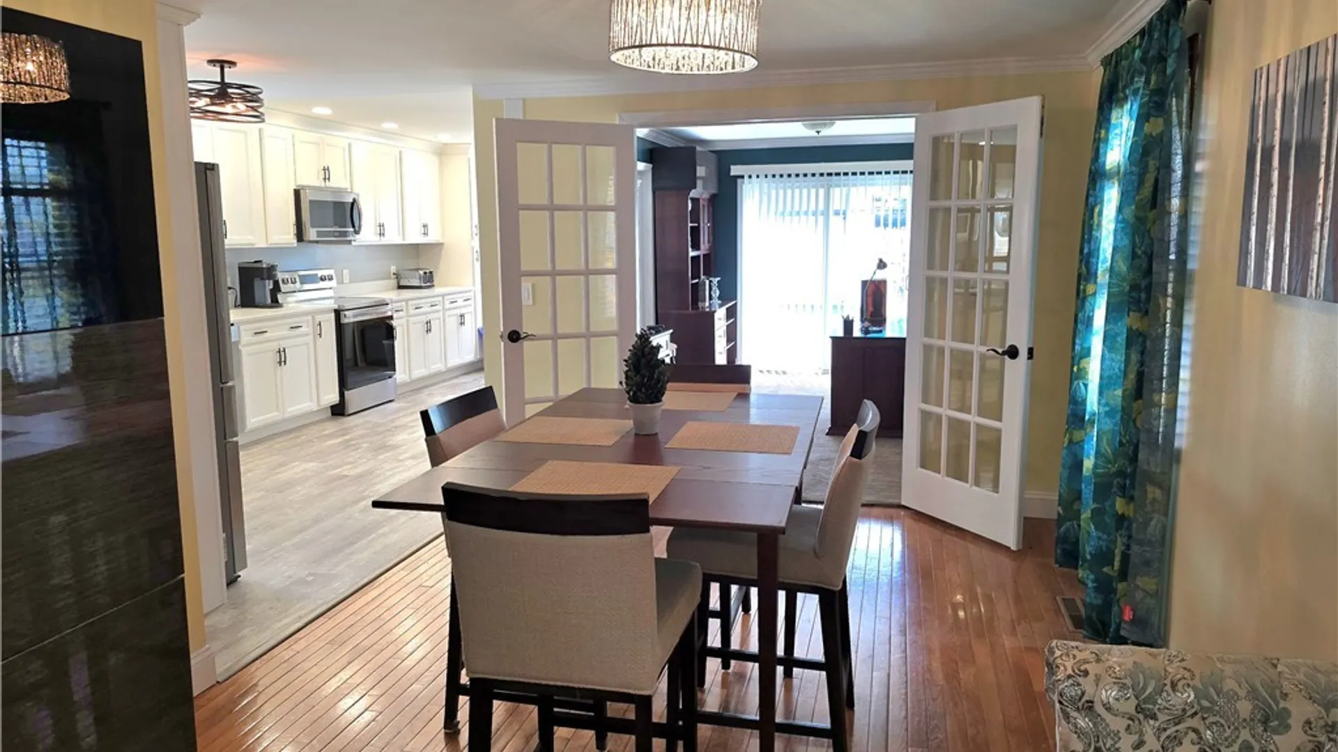 Property at 160 Walnut St Street, Buffalo, NY 14204 11