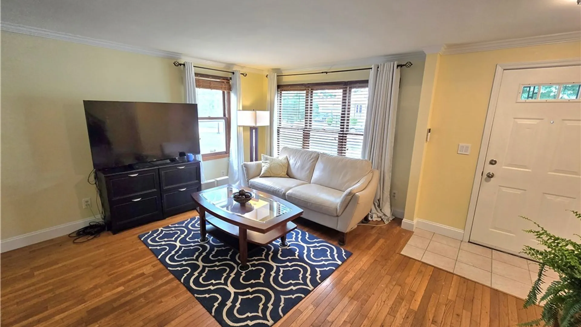 Property at 160 Walnut St Street, Buffalo, NY 14204 16