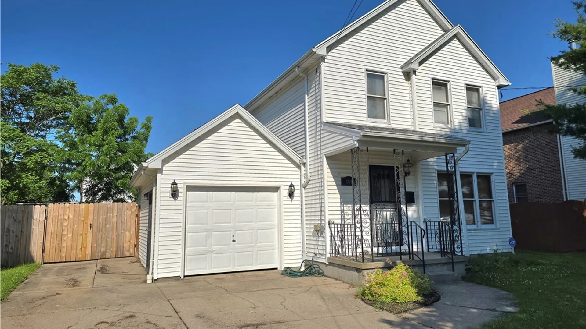 Property at 160 Walnut St Street, Buffalo, NY 14204 2