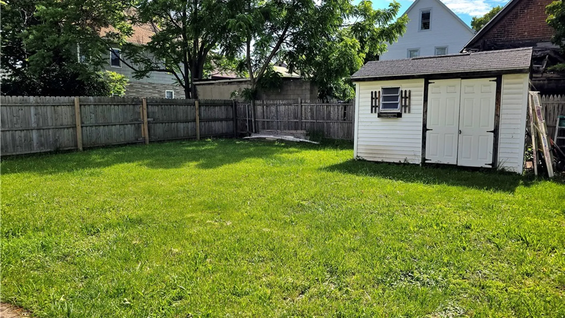 Property at 160 Walnut St Street, Buffalo, NY 14204 36