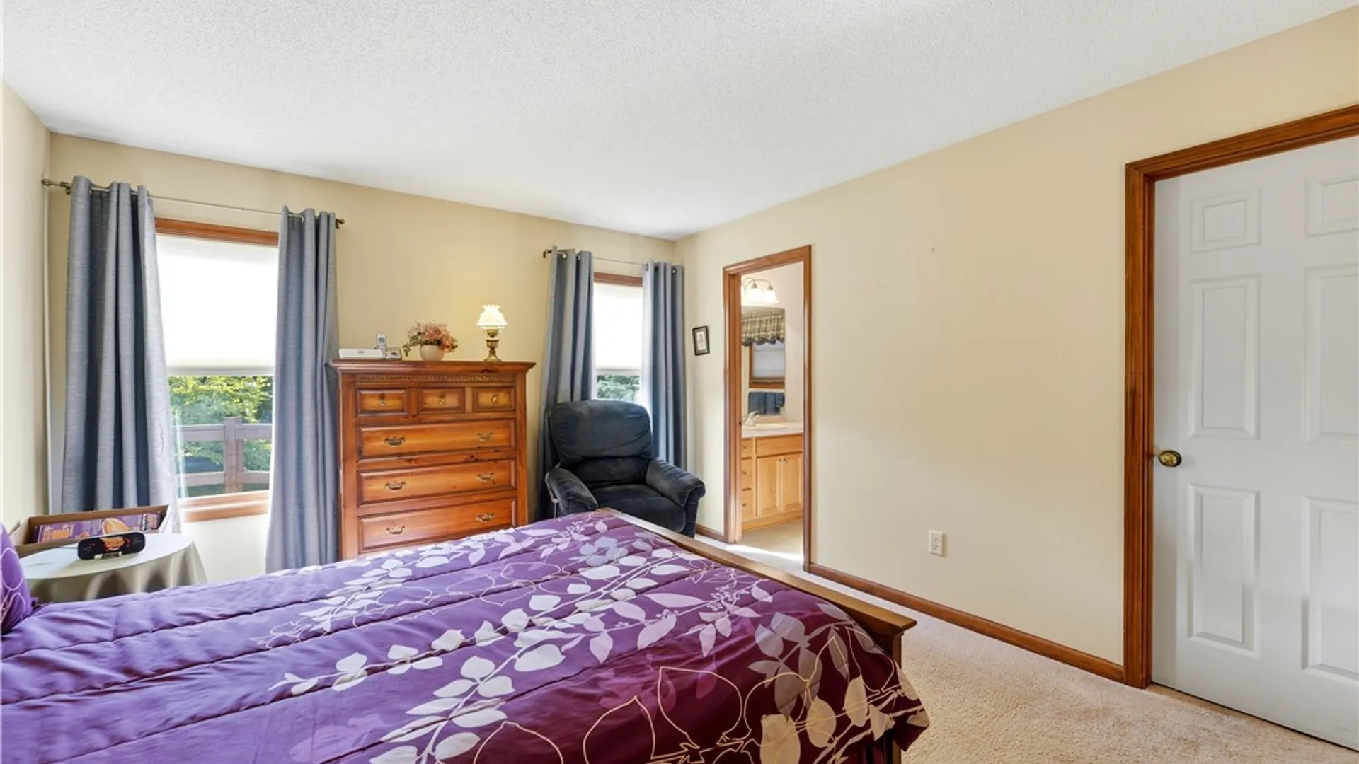 Property at 22 Allie Lane, Hamburg, NY 14075 17