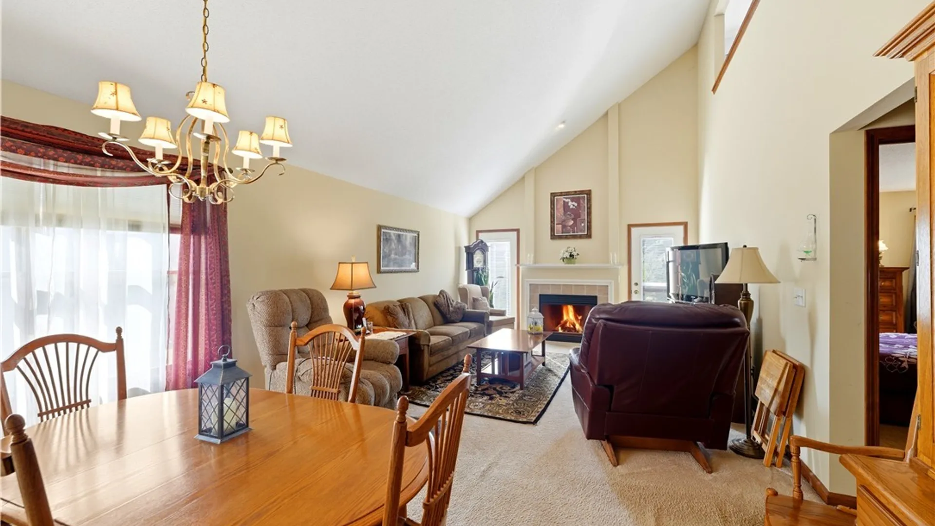 Property at 22 Allie Lane, Hamburg, NY 14075 8