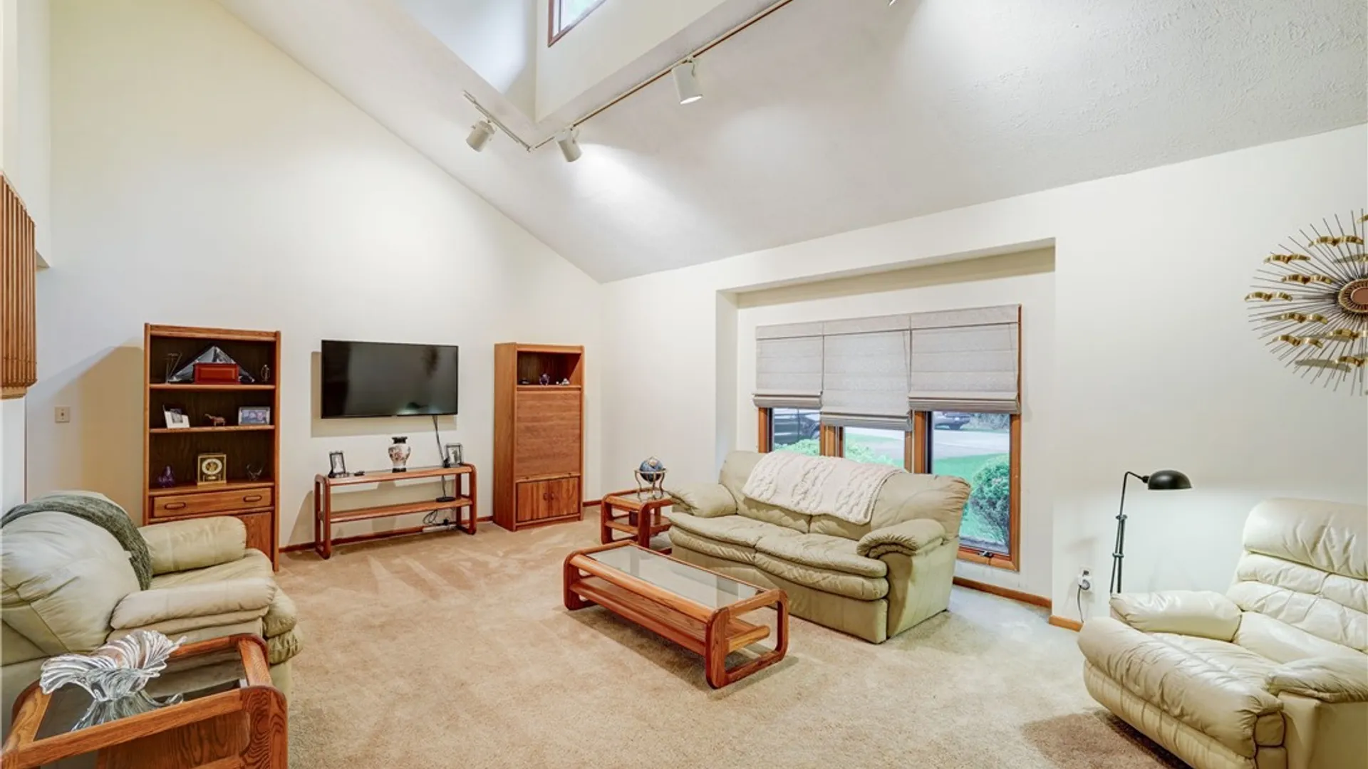 Property at 28 Green Pine Lane, Penfield, NY 14580 16