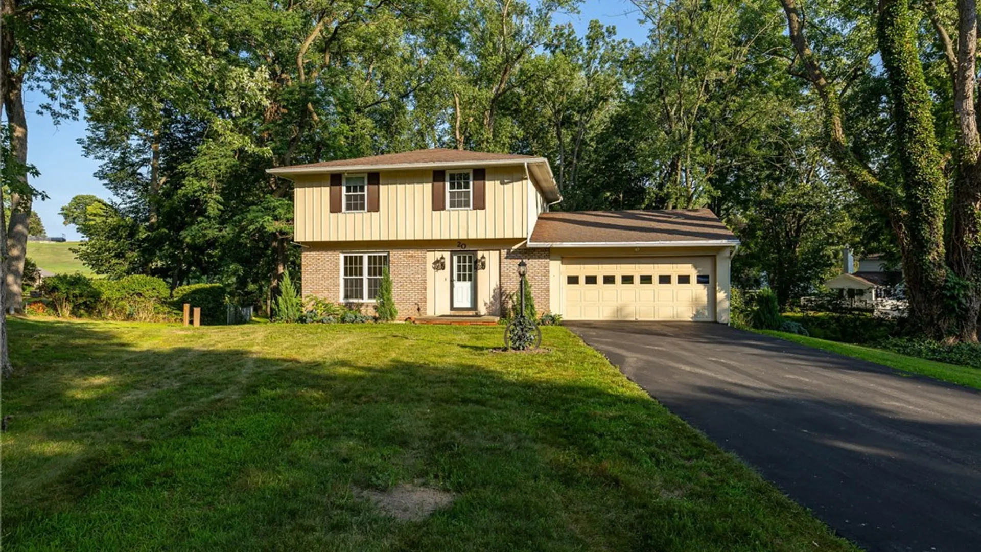 Property at 20 Brooktree Drive, Perinton, NY 14526 2