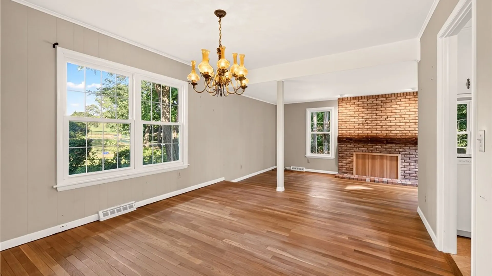 Property at 20 Brooktree Drive, Perinton, NY 14526 5