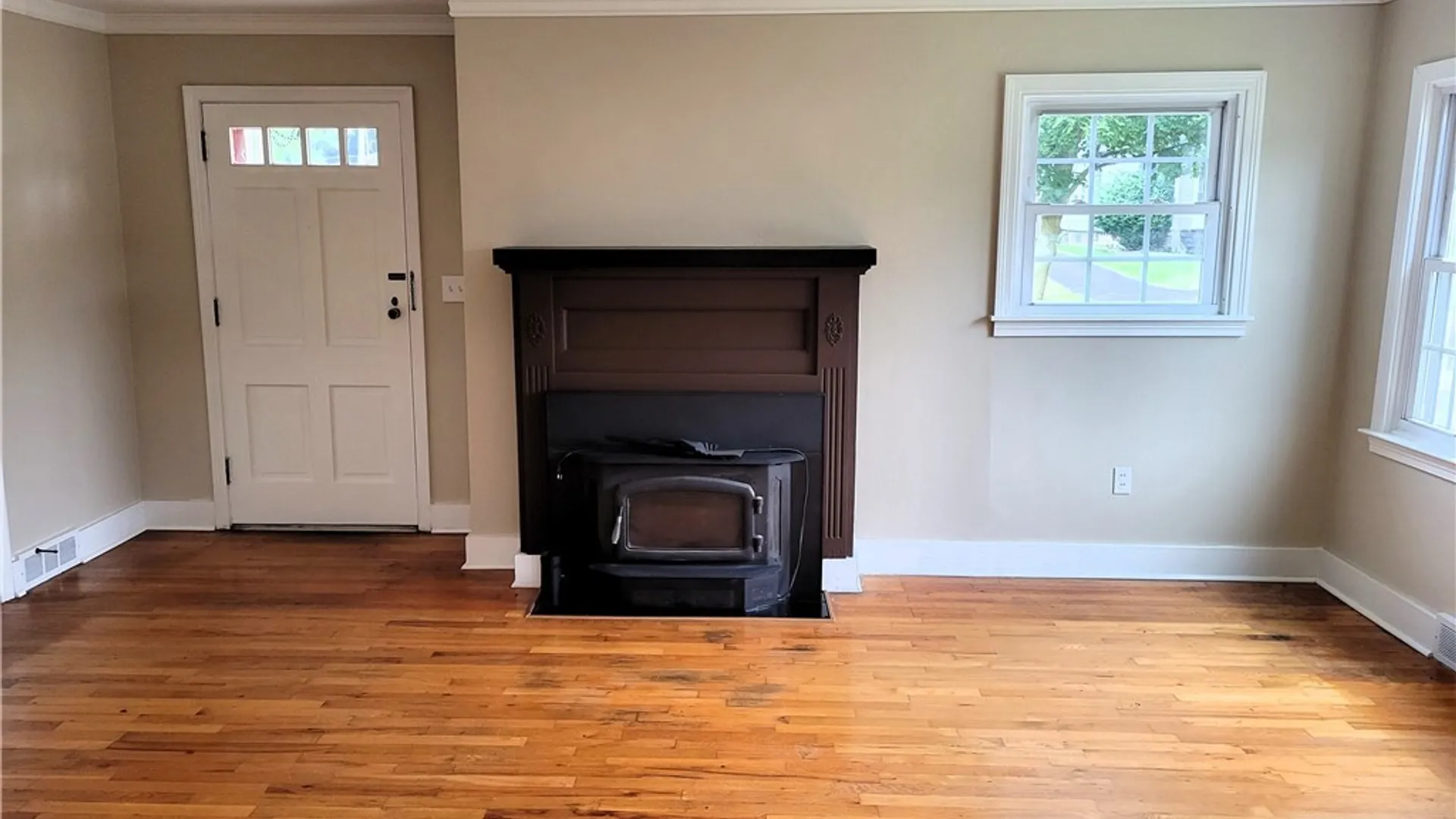 Property at 26 Standart Avenue, Auburn, NY 13021 13