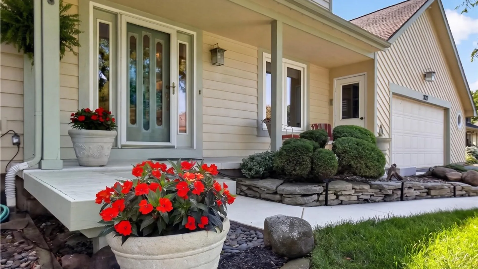Property at 322 Montvale Lane, Greece, NY 14626 4