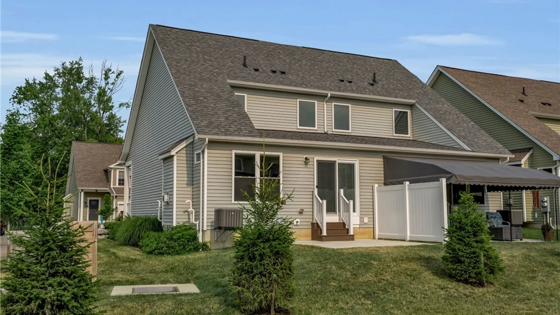 Property at 902 Carriage Lane, West Seneca, NY 14224 3