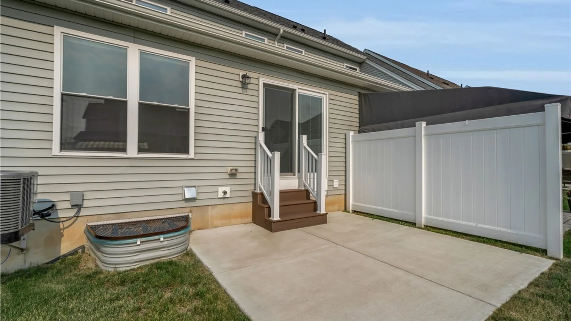 Property at 902 Carriage Lane, West Seneca, NY 14224 6
