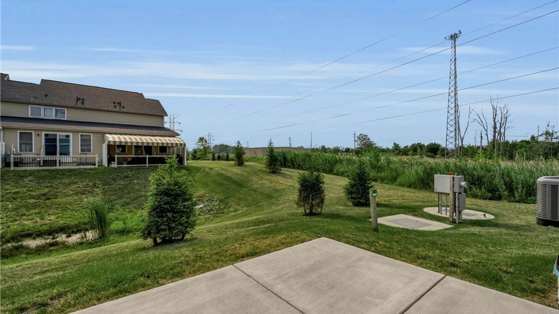 Property at 902 Carriage Lane, West Seneca, NY 14224 7