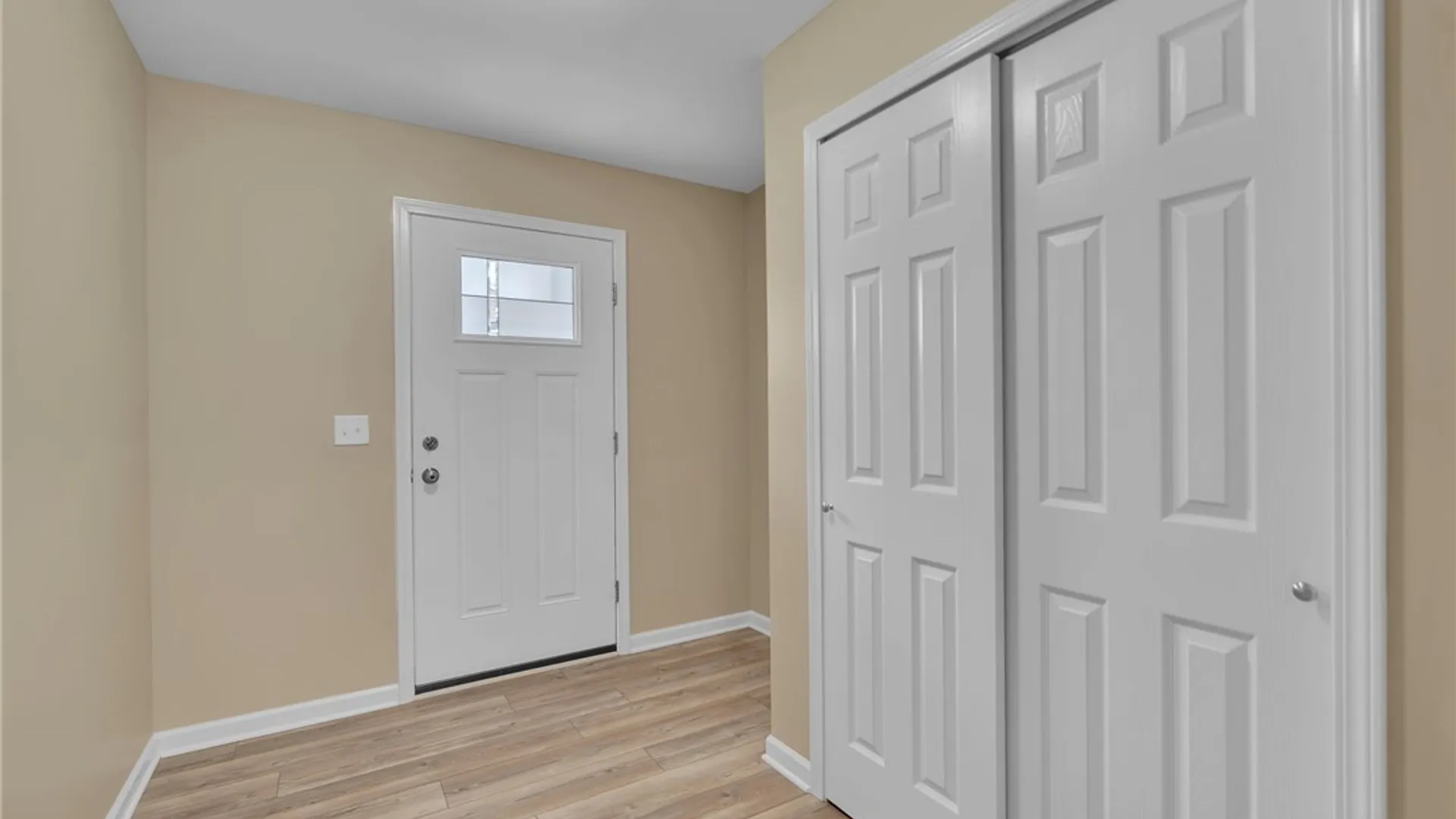 Property at 902 Carriage Lane, West Seneca, NY 14224 8