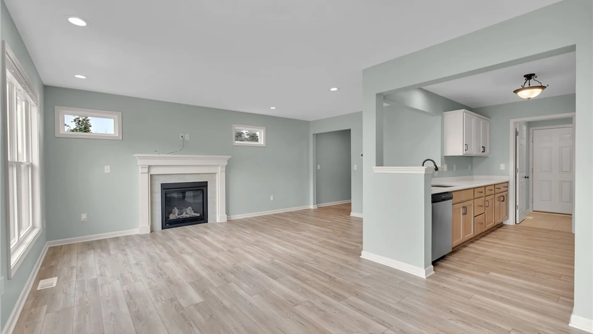 Property at 902 Carriage Lane, West Seneca, NY 14224 19