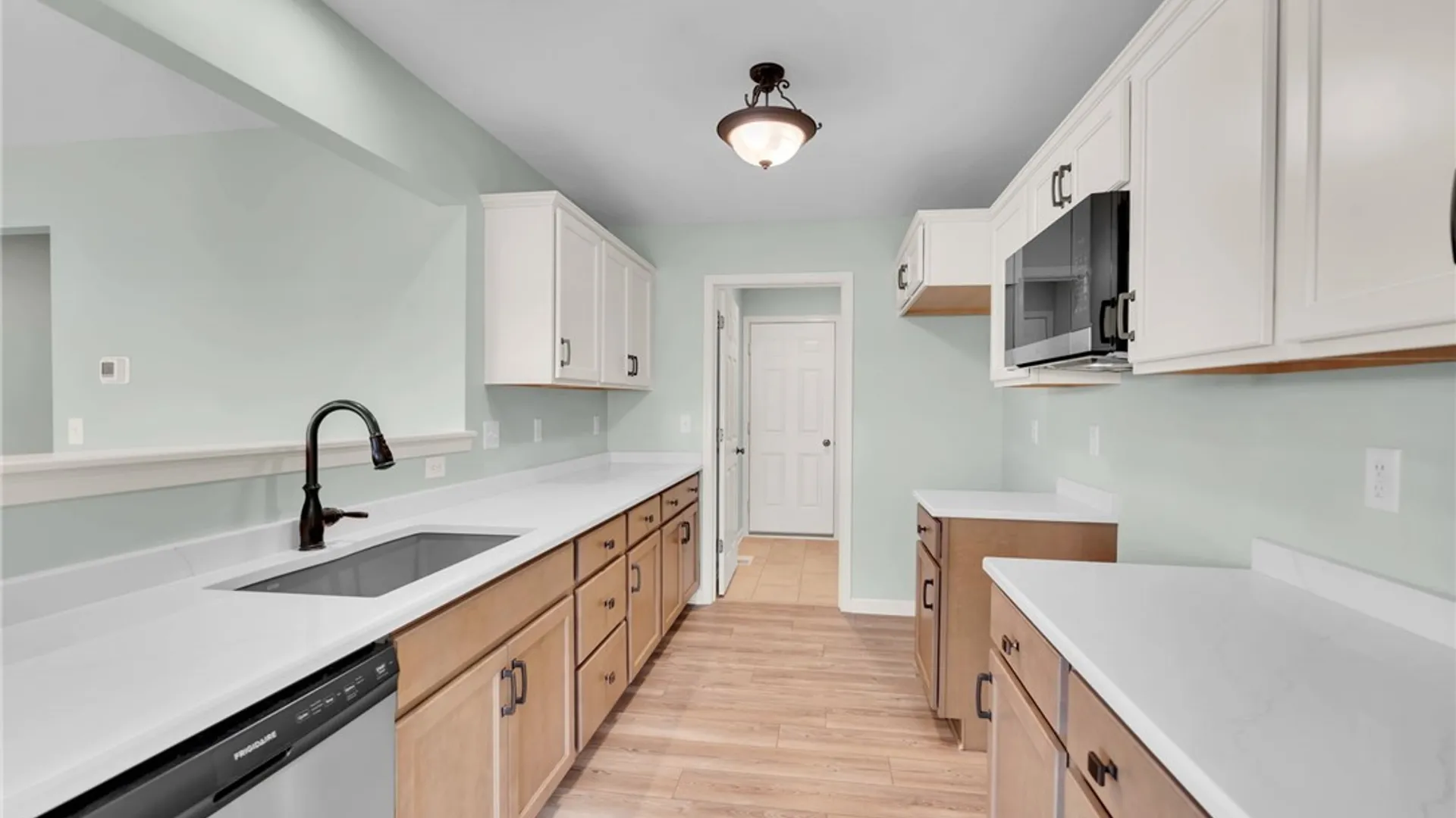 Property at 902 Carriage Lane, West Seneca, NY 14224 20