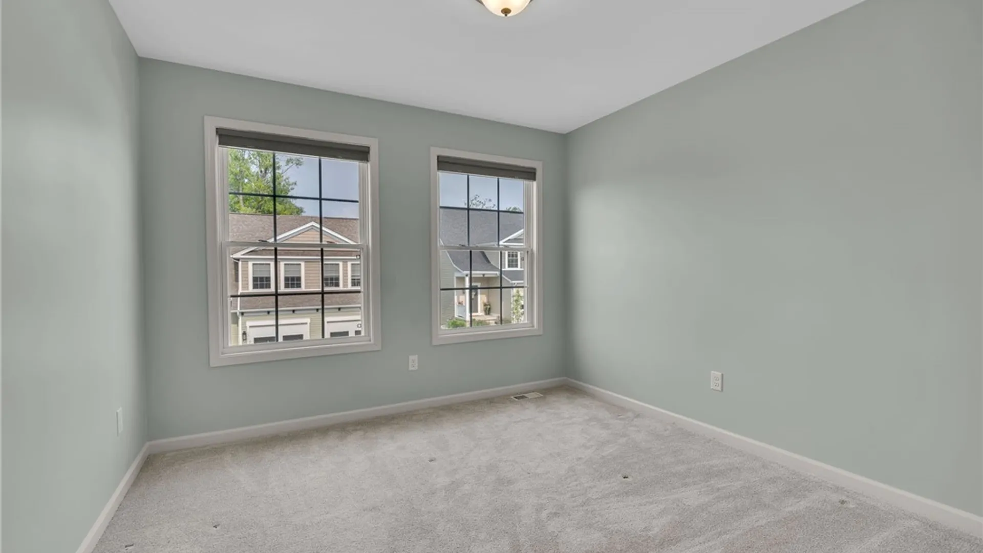 Property at 902 Carriage Lane, West Seneca, NY 14224 27
