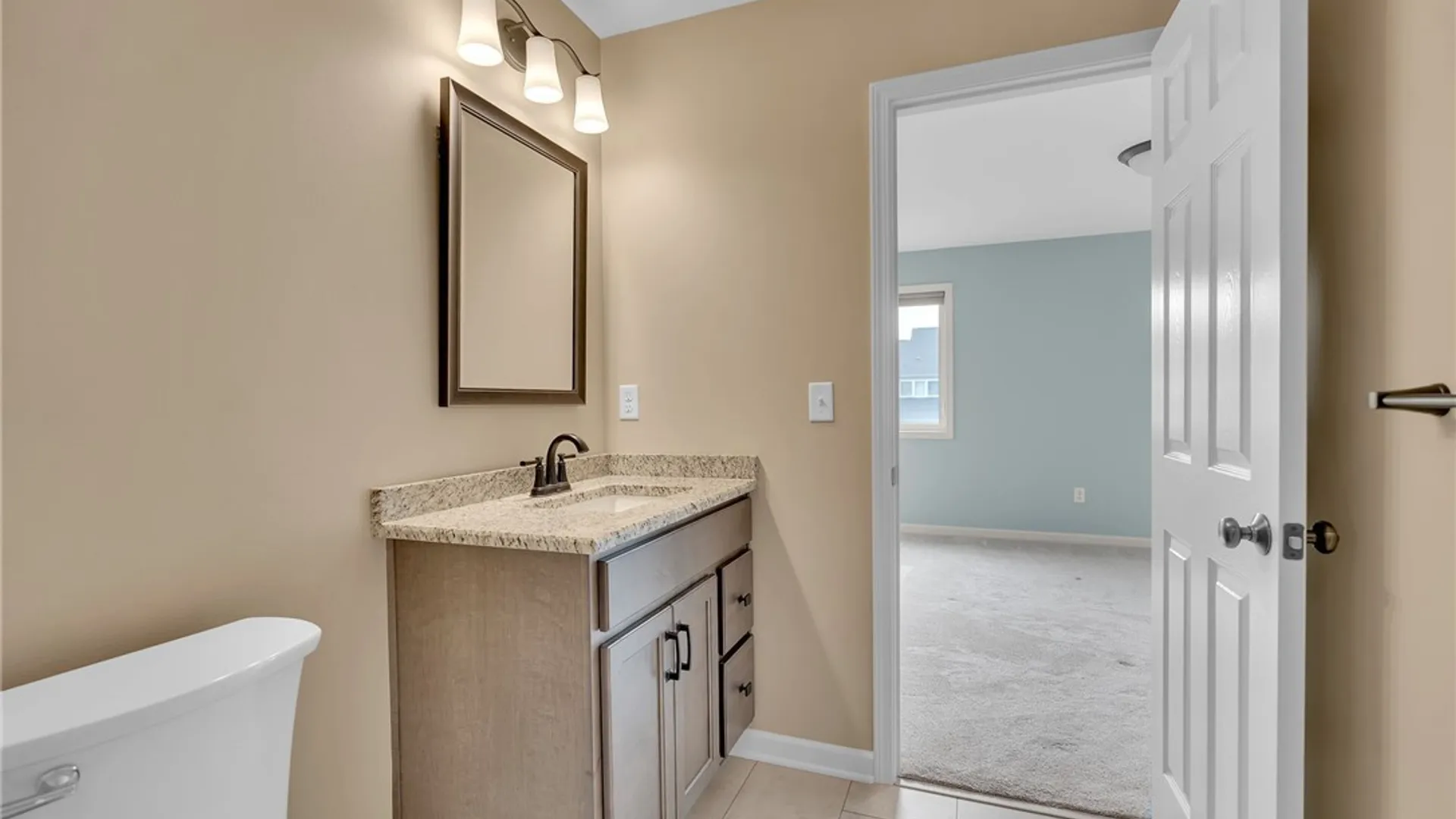 Property at 902 Carriage Lane, West Seneca, NY 14224 29