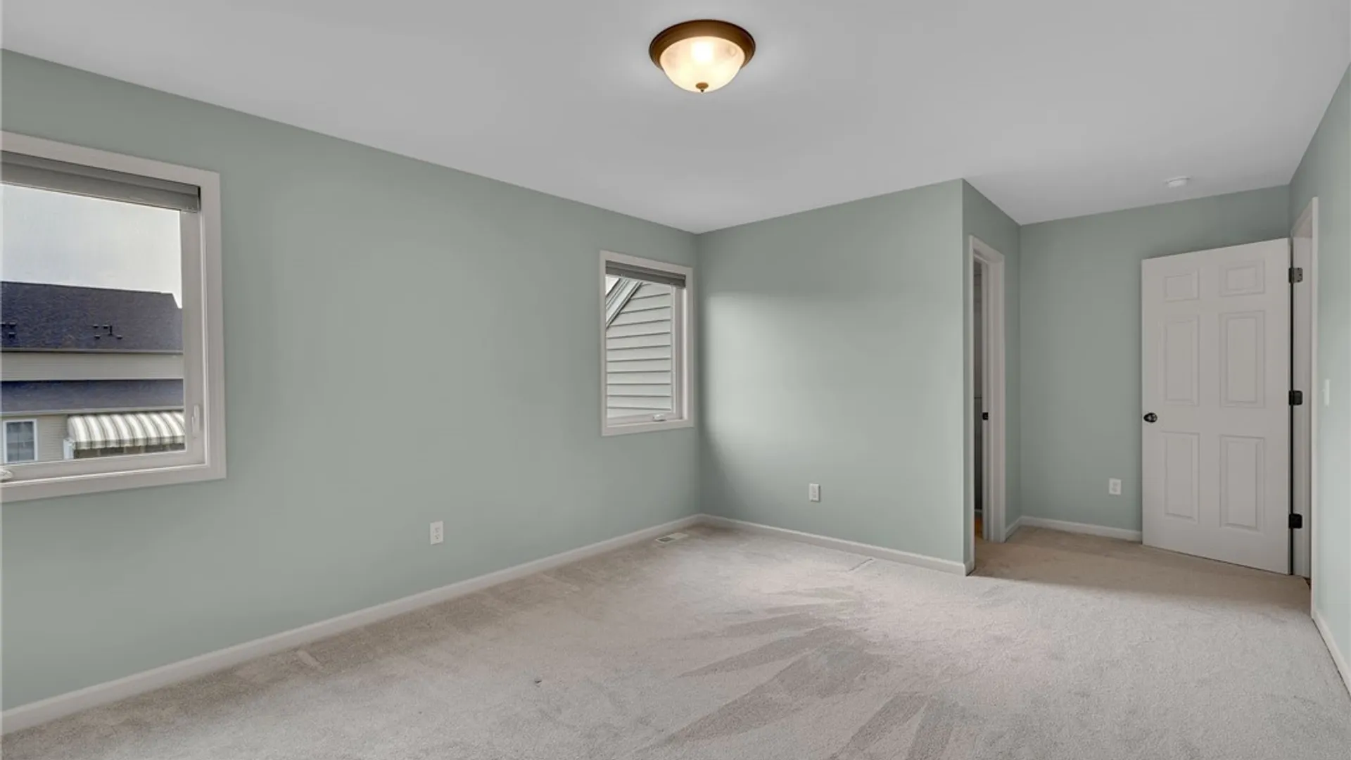 Property at 902 Carriage Lane, West Seneca, NY 14224 32