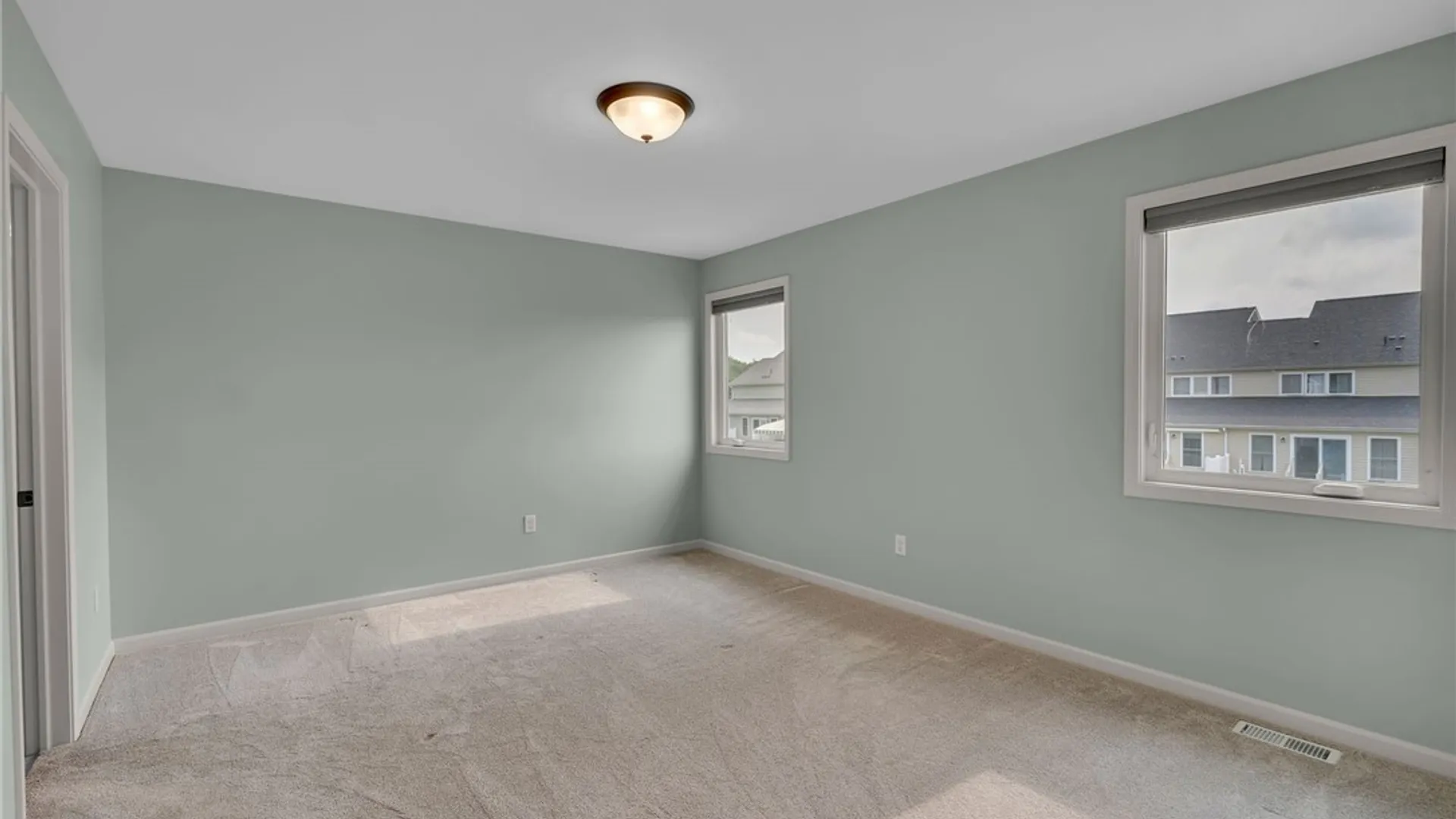 Property at 902 Carriage Lane, West Seneca, NY 14224 33