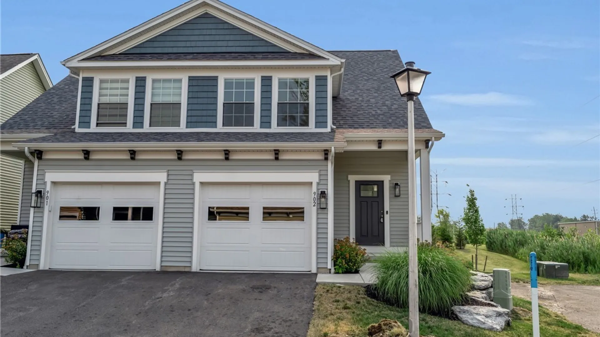 Property at 902 Carriage Lane, West Seneca, NY 14224 4