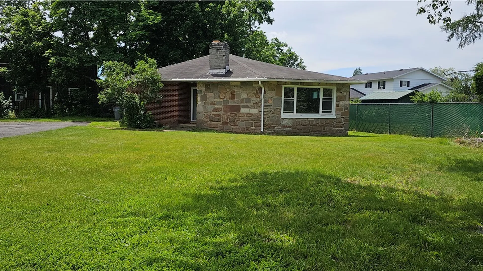 Property at 606 E Linden Street, Rome, NY 13440 3