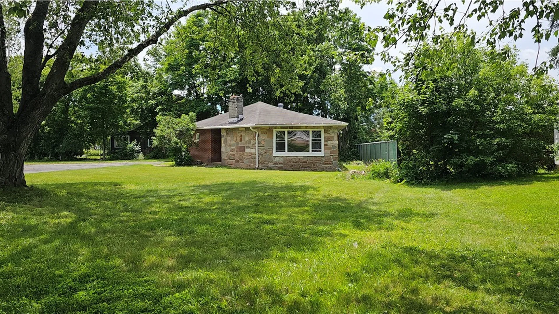 Property at 606 E Linden Street, Rome, NY 13440 5
