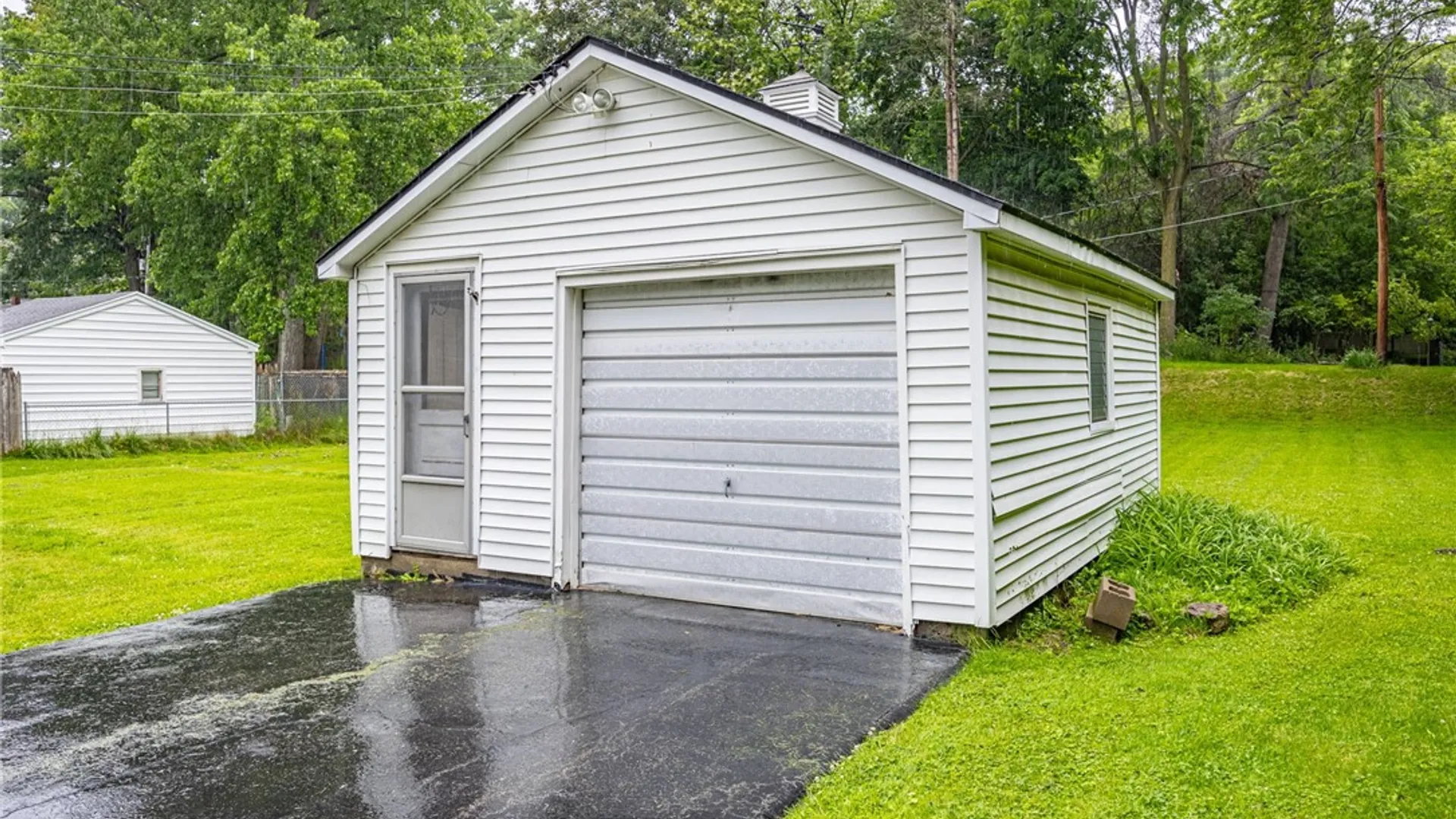 Property at 336 Eaton Road, Irondequoit, NY 14617 16