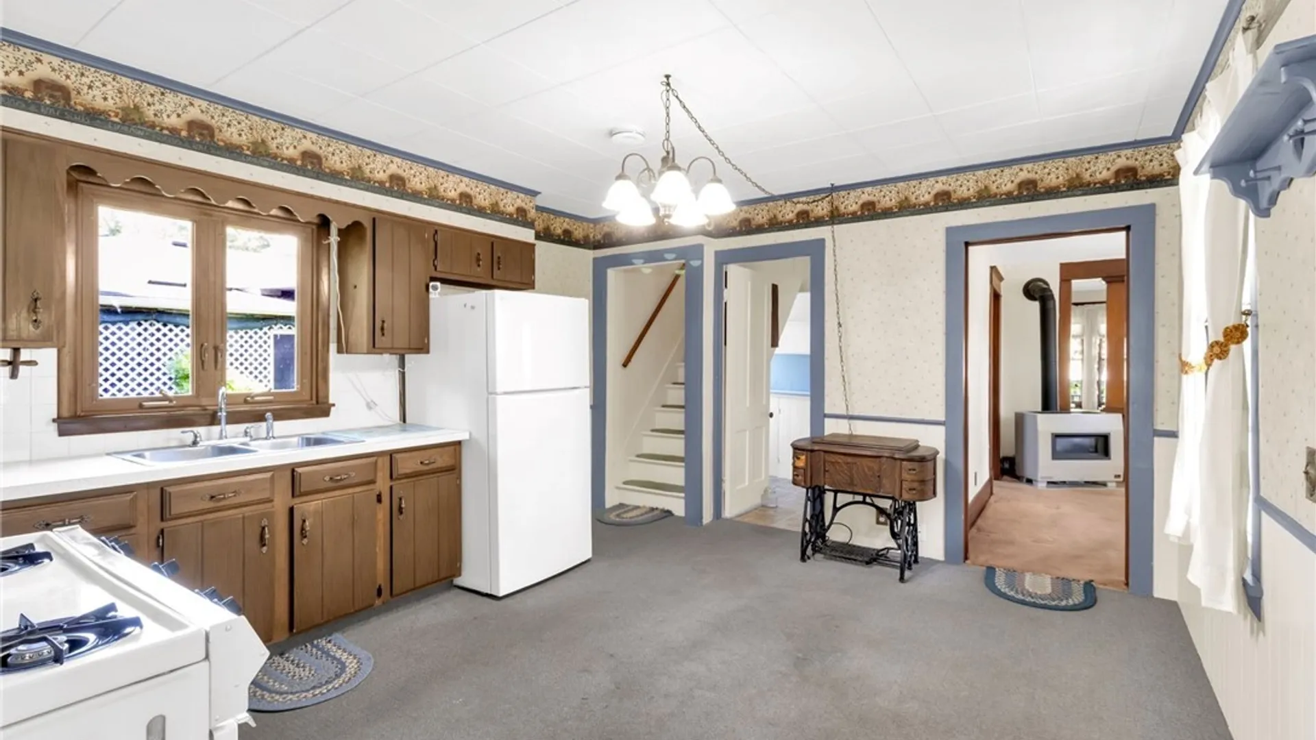 Property at 301 Bennett Road, Cheektowaga, NY 14227 29