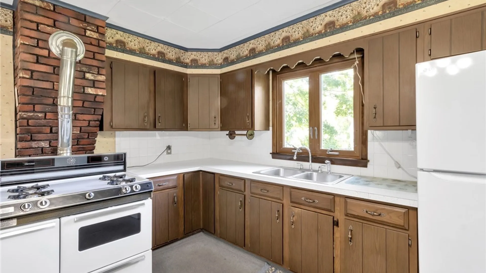 Property at 301 Bennett Road, Cheektowaga, NY 14227 31