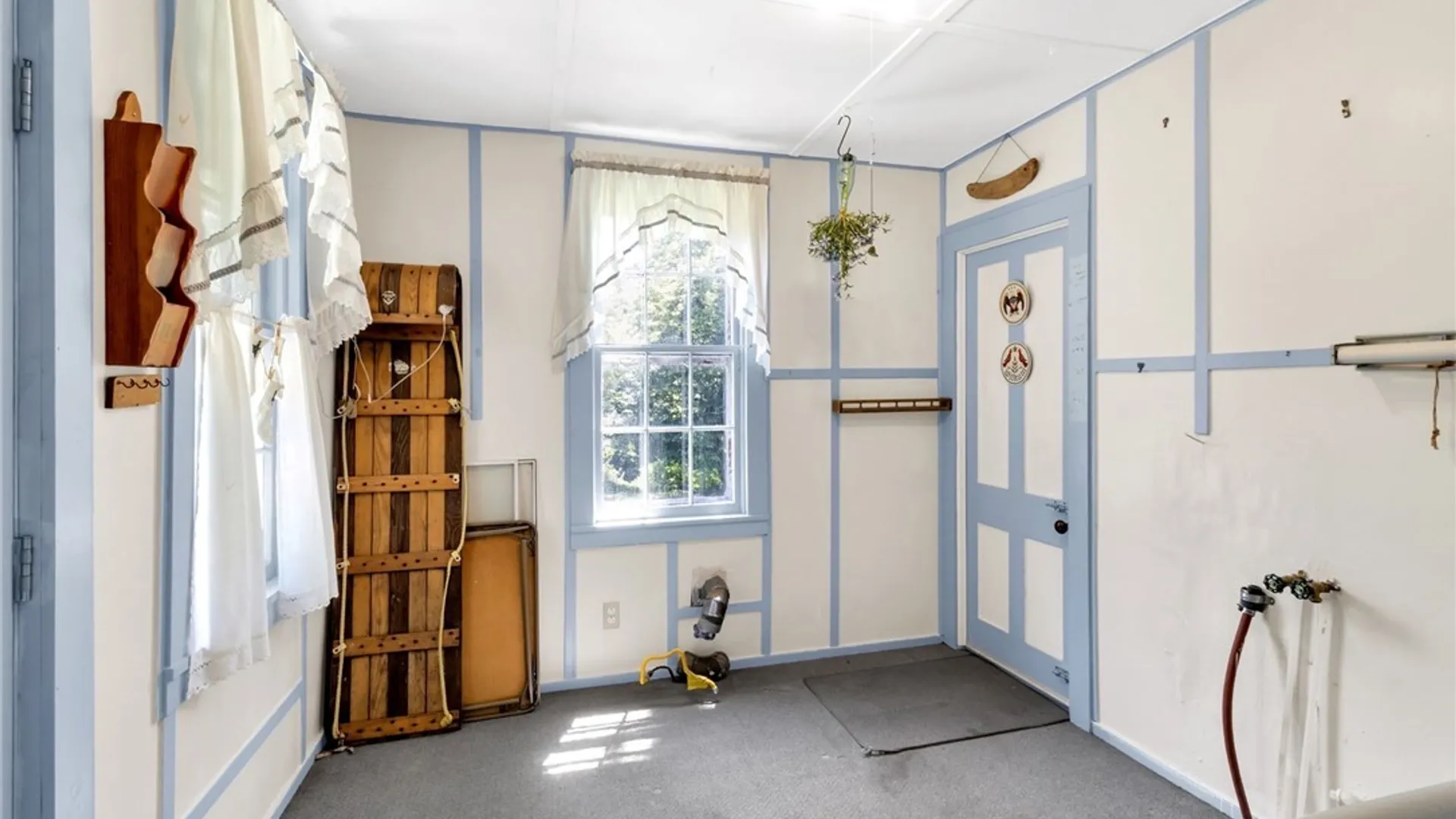 Property at 301 Bennett Road, Cheektowaga, NY 14227 35