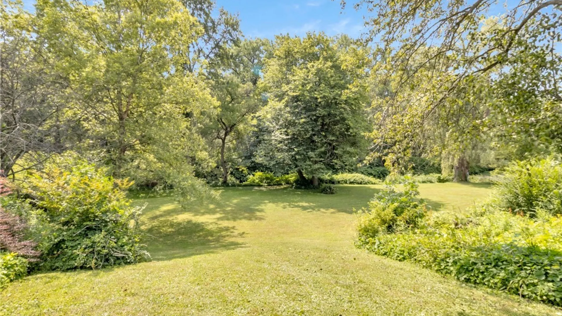 Property at 301 Bennett Road, Cheektowaga, NY 14227 12
