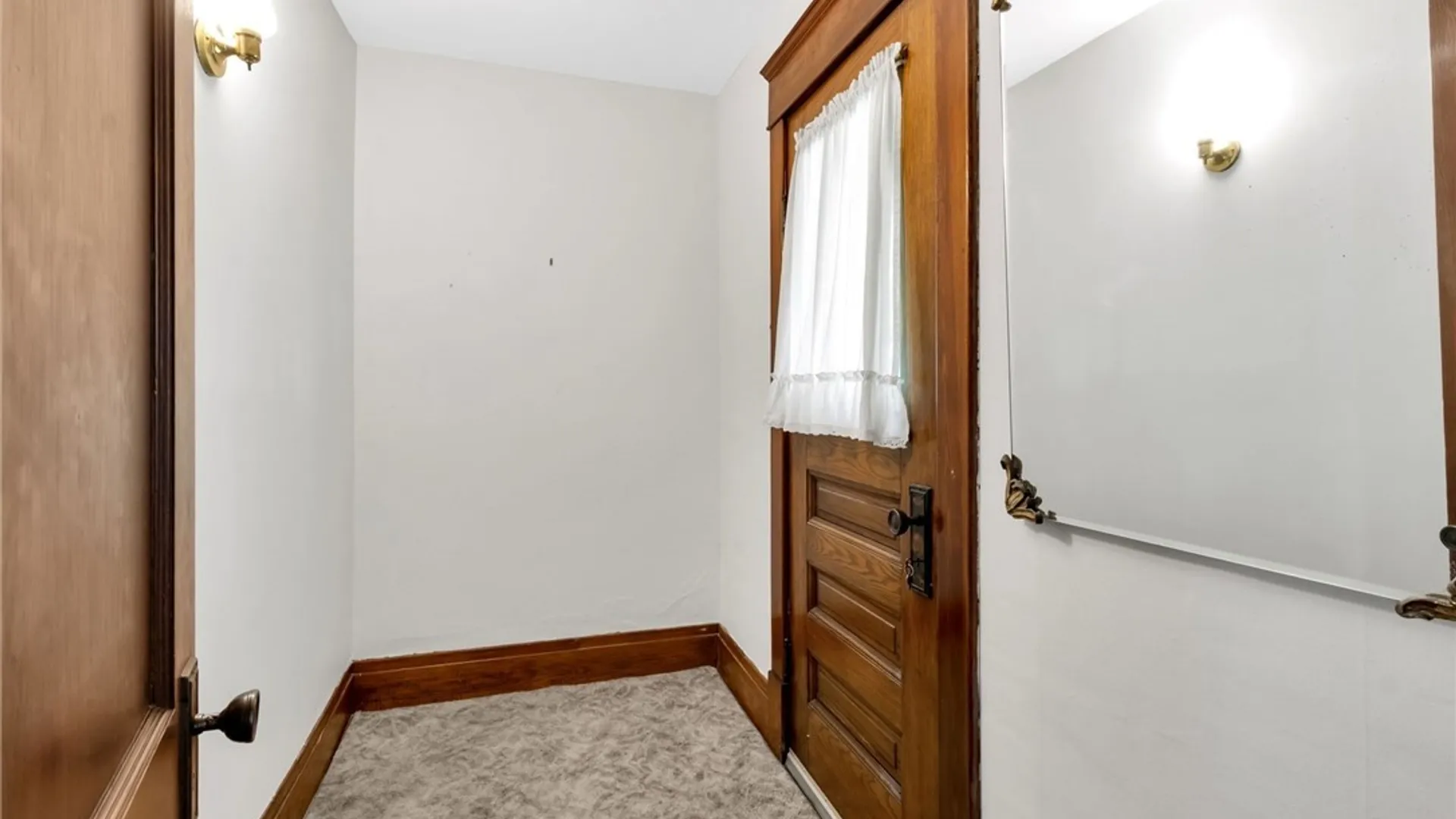 Property at 301 Bennett Road, Cheektowaga, NY 14227 17