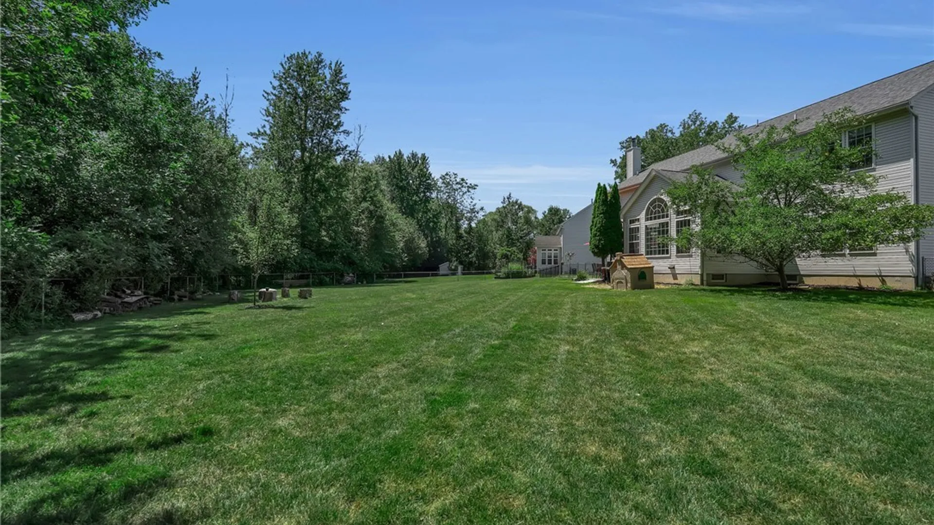Property at 63 Levin Lane, Amherst, NY 14051 44