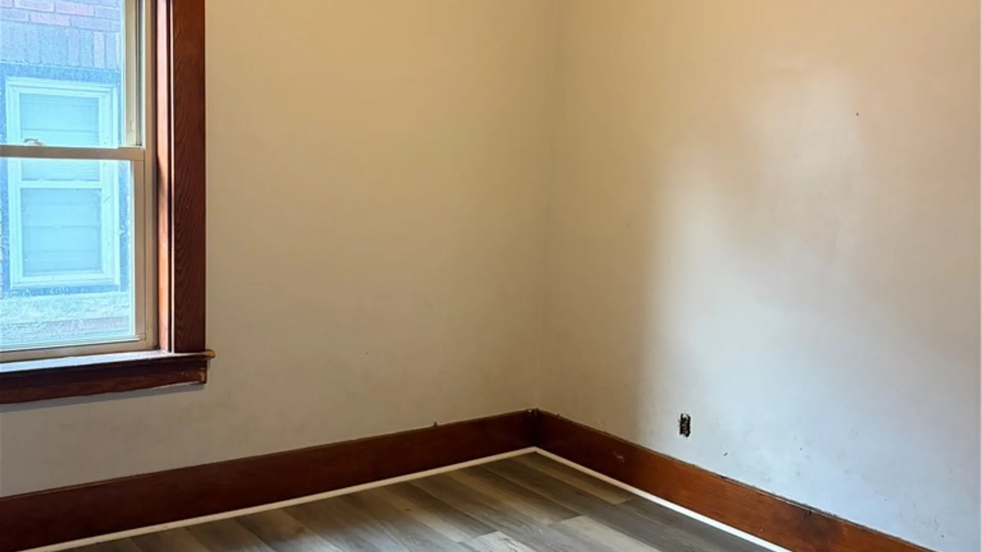 Property at 562 19th Street, Niagara Falls, NY 14301 5