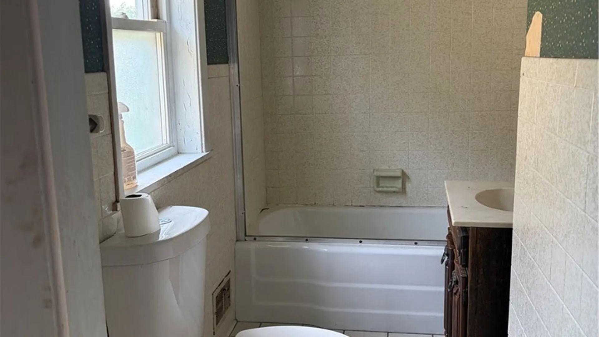 Property at 562 19th Street, Niagara Falls, NY 14301 7