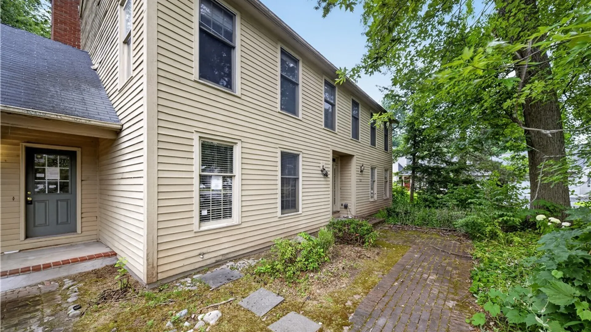 Property at 112 Greeley Circle, Salina, NY 13090 2