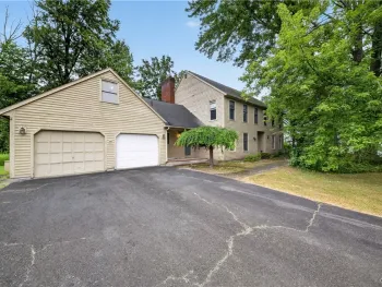 Property at 112 Greeley Circle, Salina, NY 13090