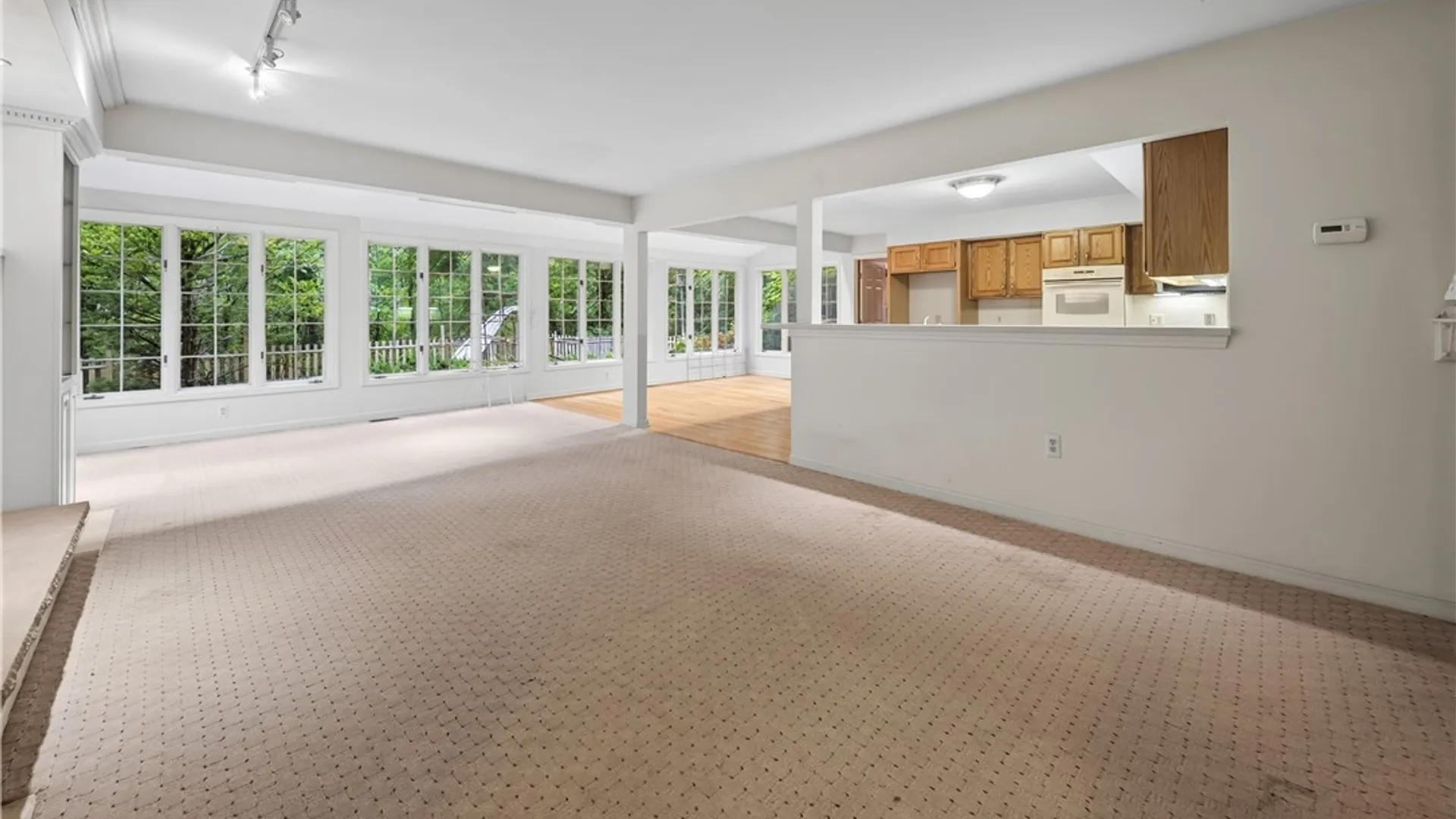 Property at 112 Greeley Circle, Salina, NY 13090 6