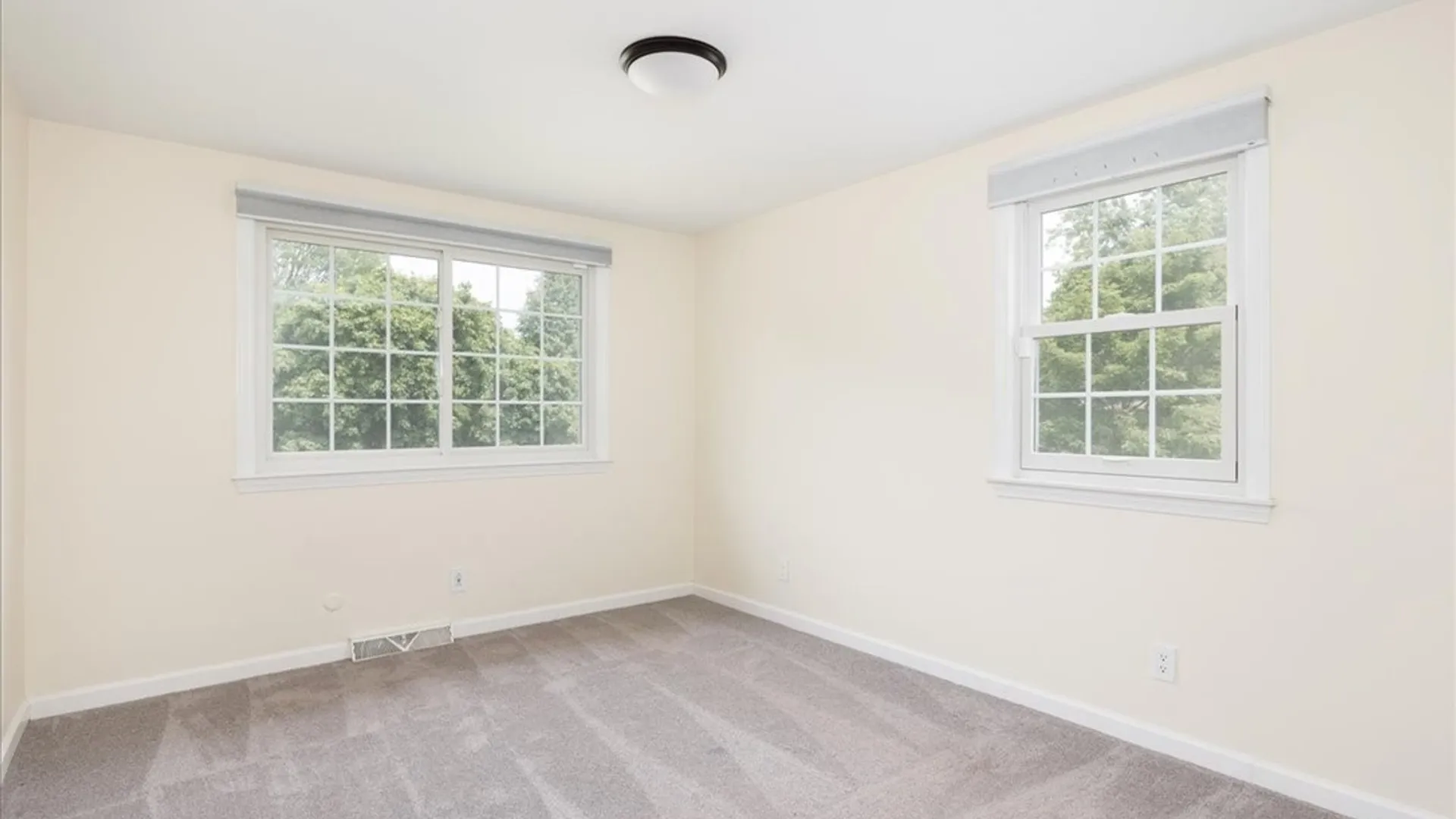 Property at 181 Halwill AKA 40 Parkledge Drive, Amherst, NY 14226 33