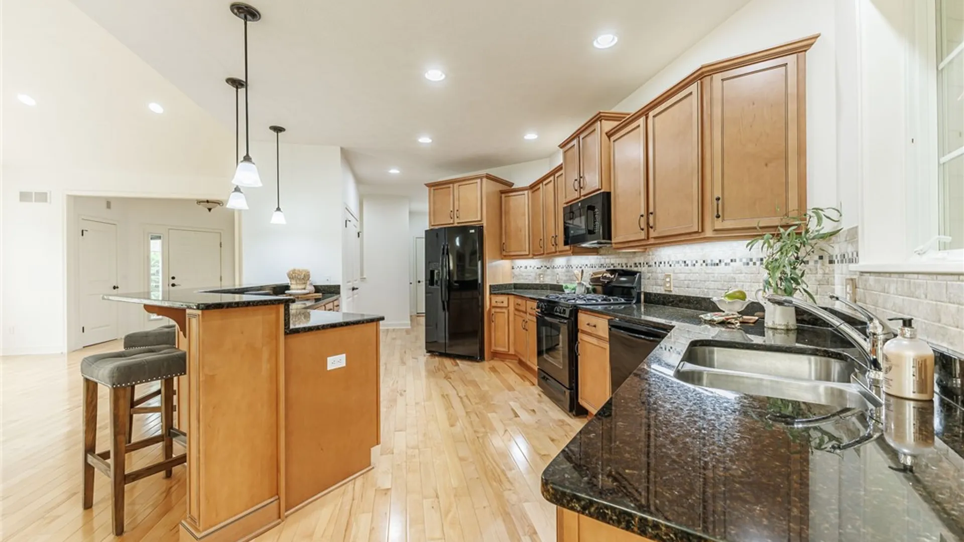 Property at 1100 Yorkshire Way, Victor, NY 14564 20