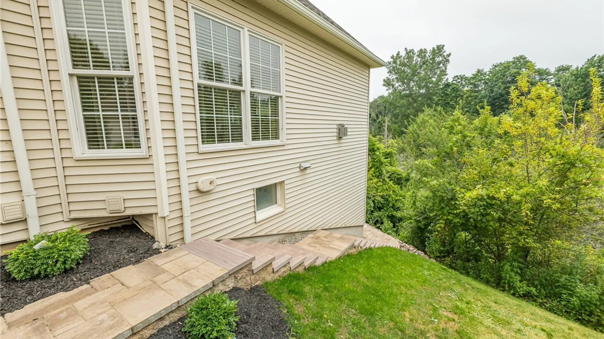 Property at 1100 Yorkshire Way, Victor, NY 14564 38