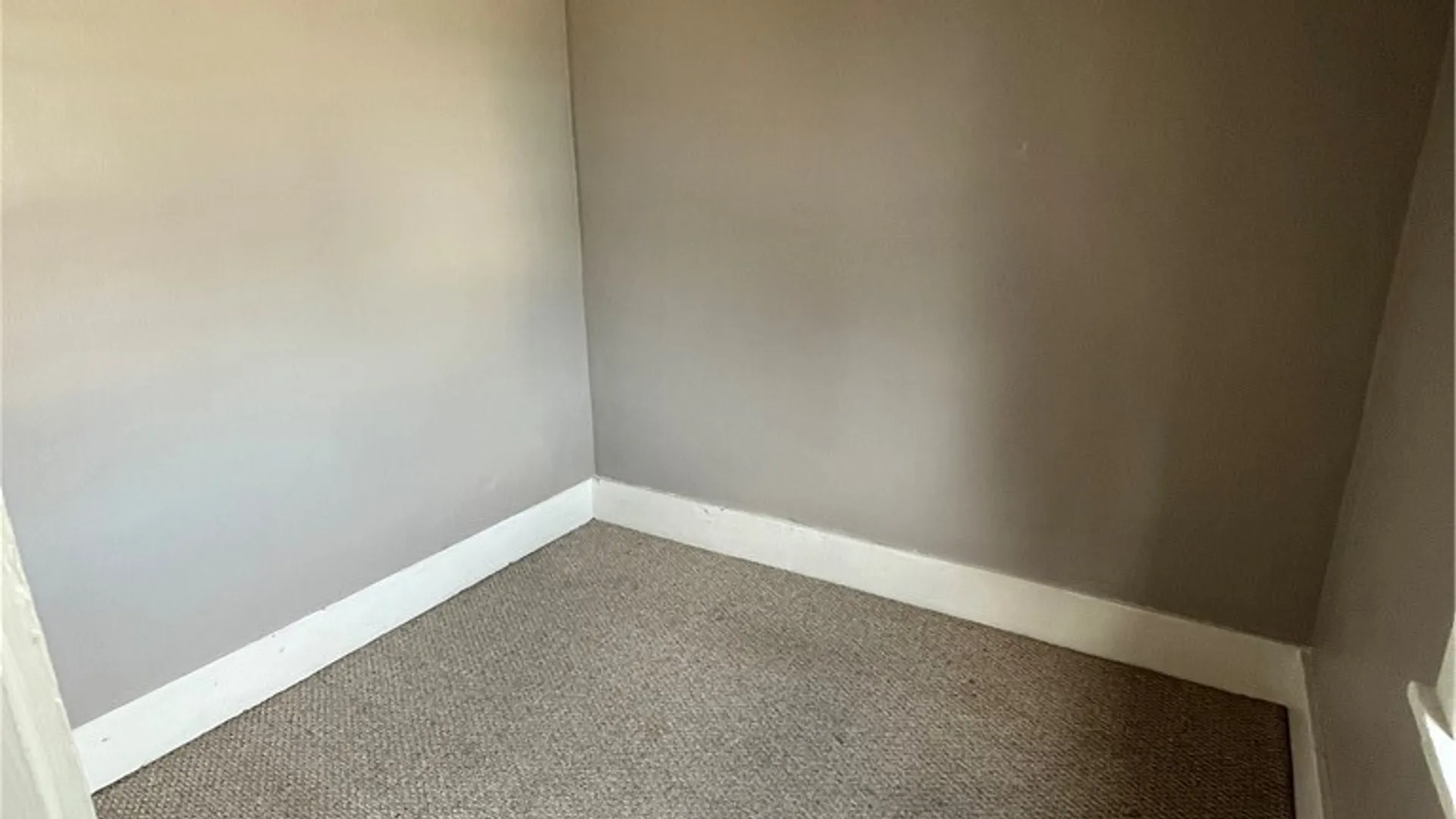 Property at 444 Schiller Street, Buffalo, NY 14212 6