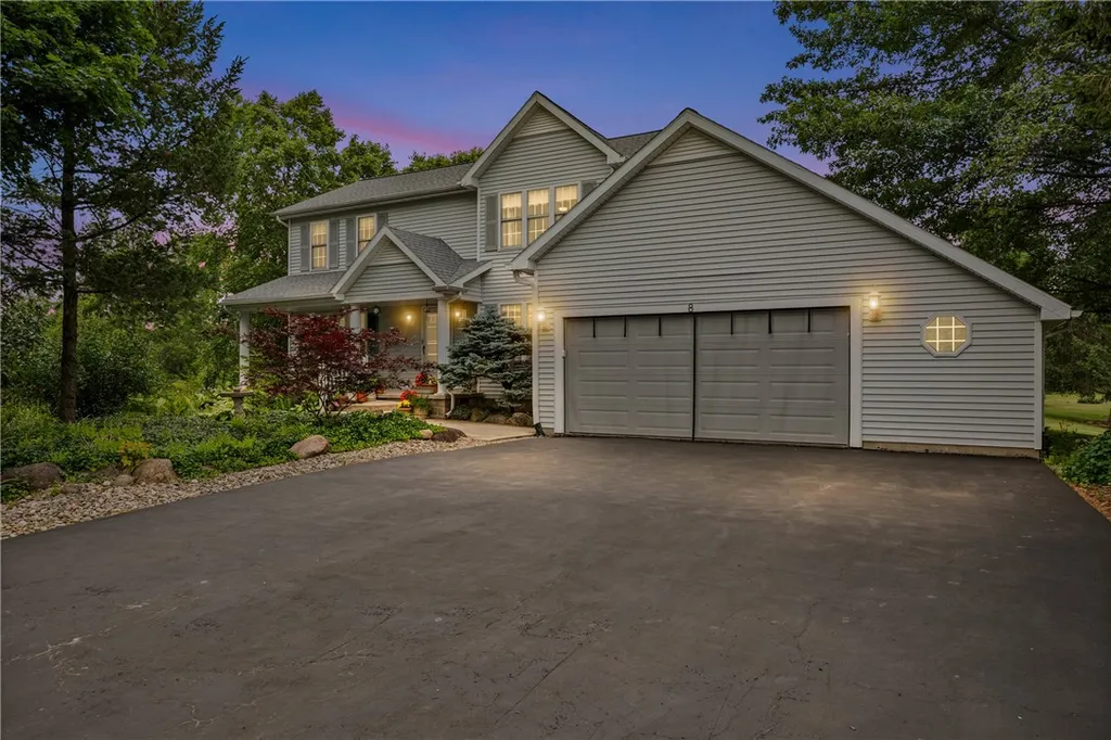 Property at 8 Summer Ridge Circle, Clarkson, NY 14420