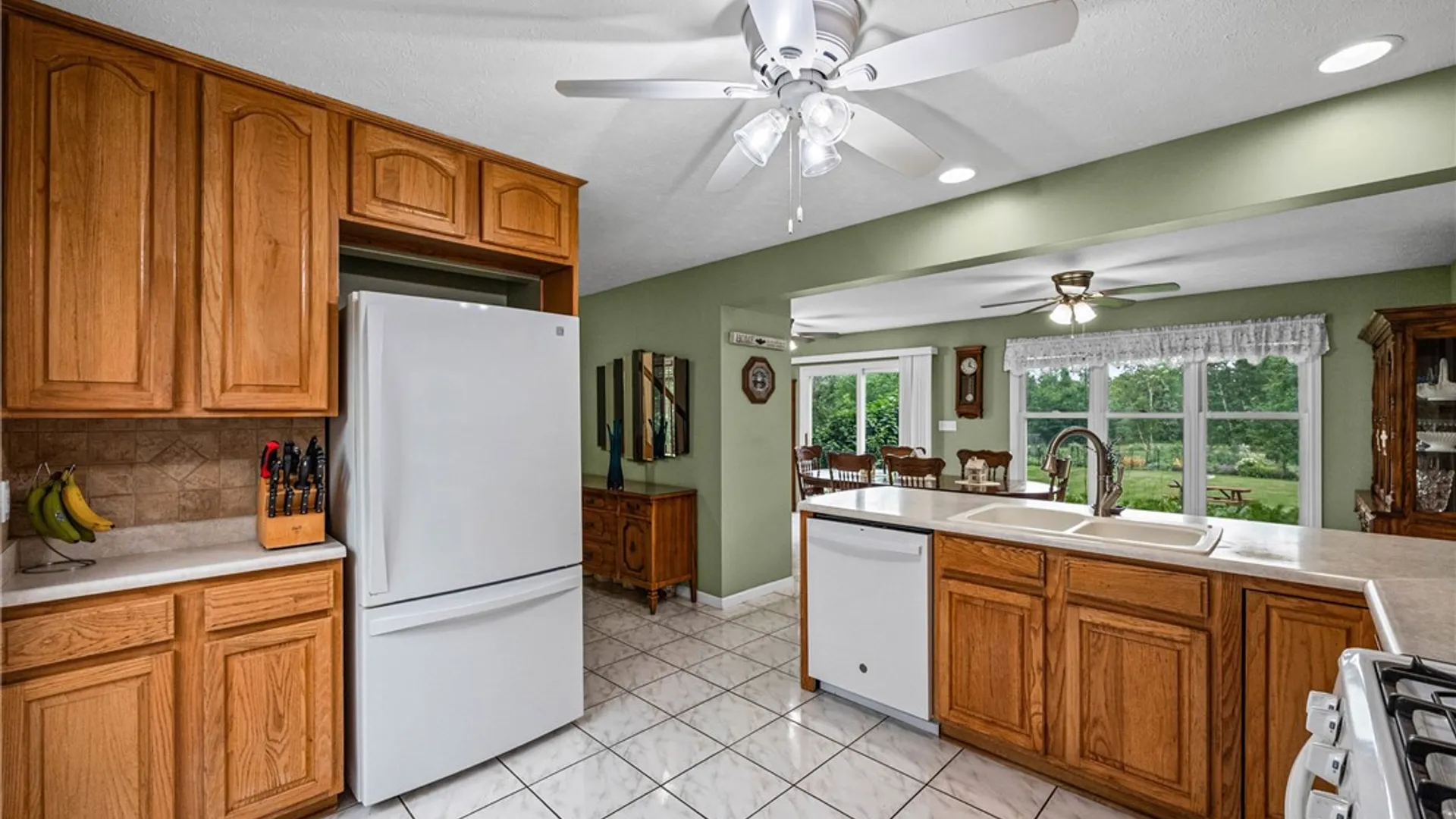 Property at 8 Summer Ridge Circle, Clarkson, NY 14420 13
