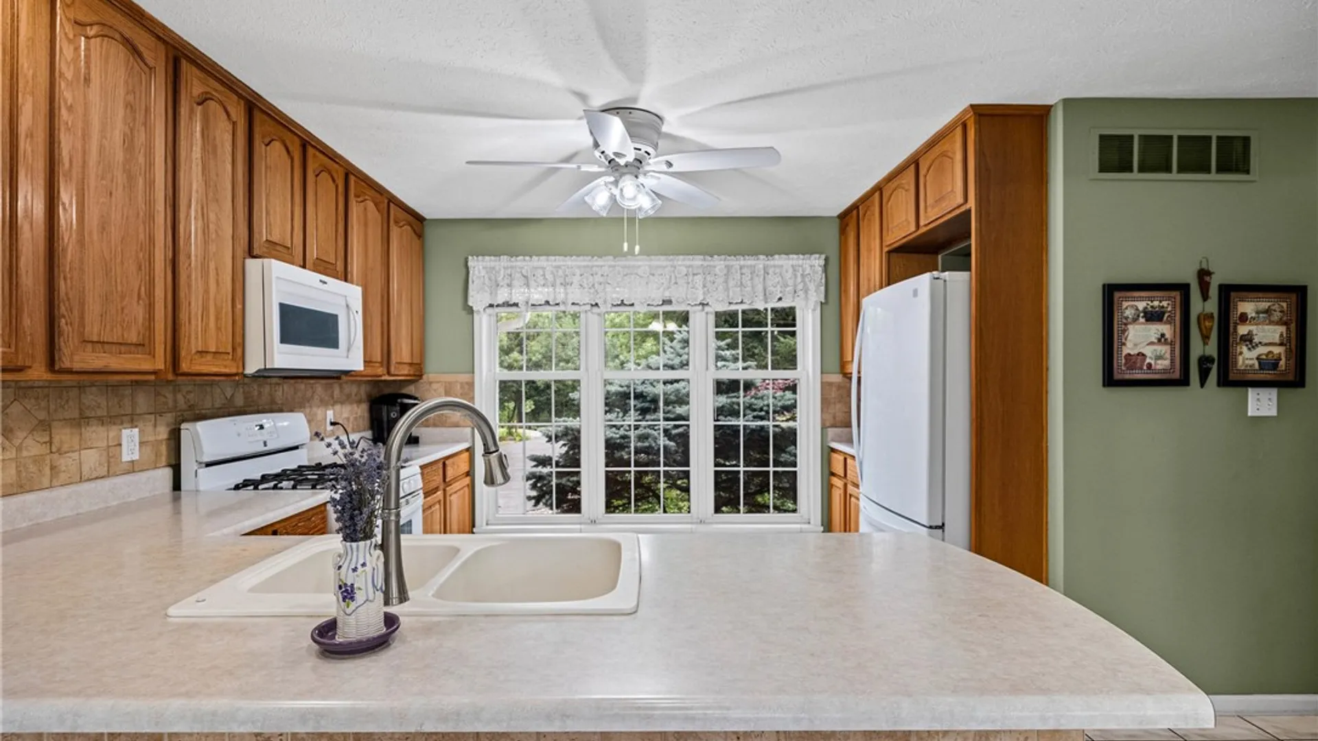 Property at 8 Summer Ridge Circle, Clarkson, NY 14420 15
