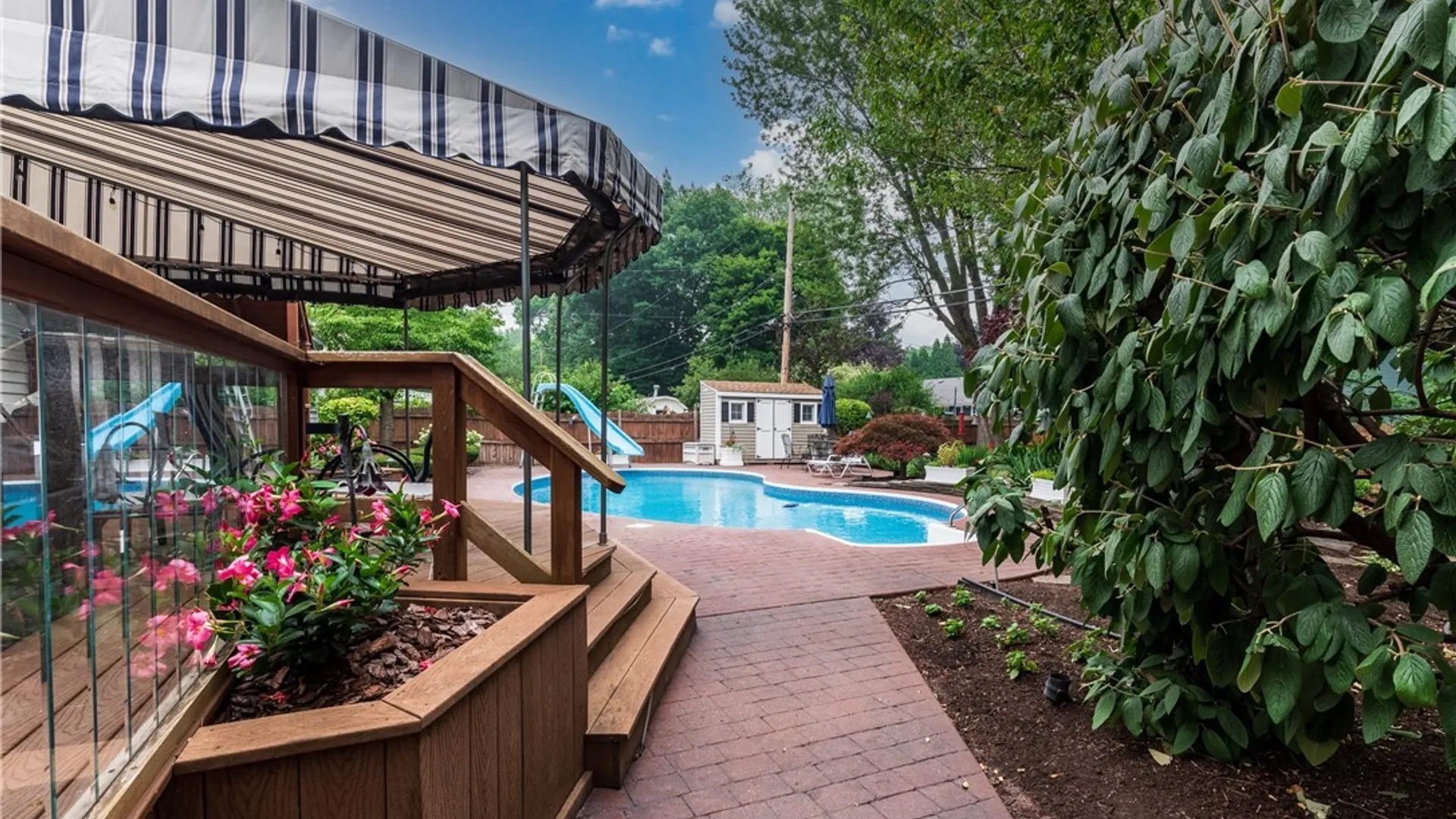 Property at 84 Carriage Cir, Amherst, NY 14221 31