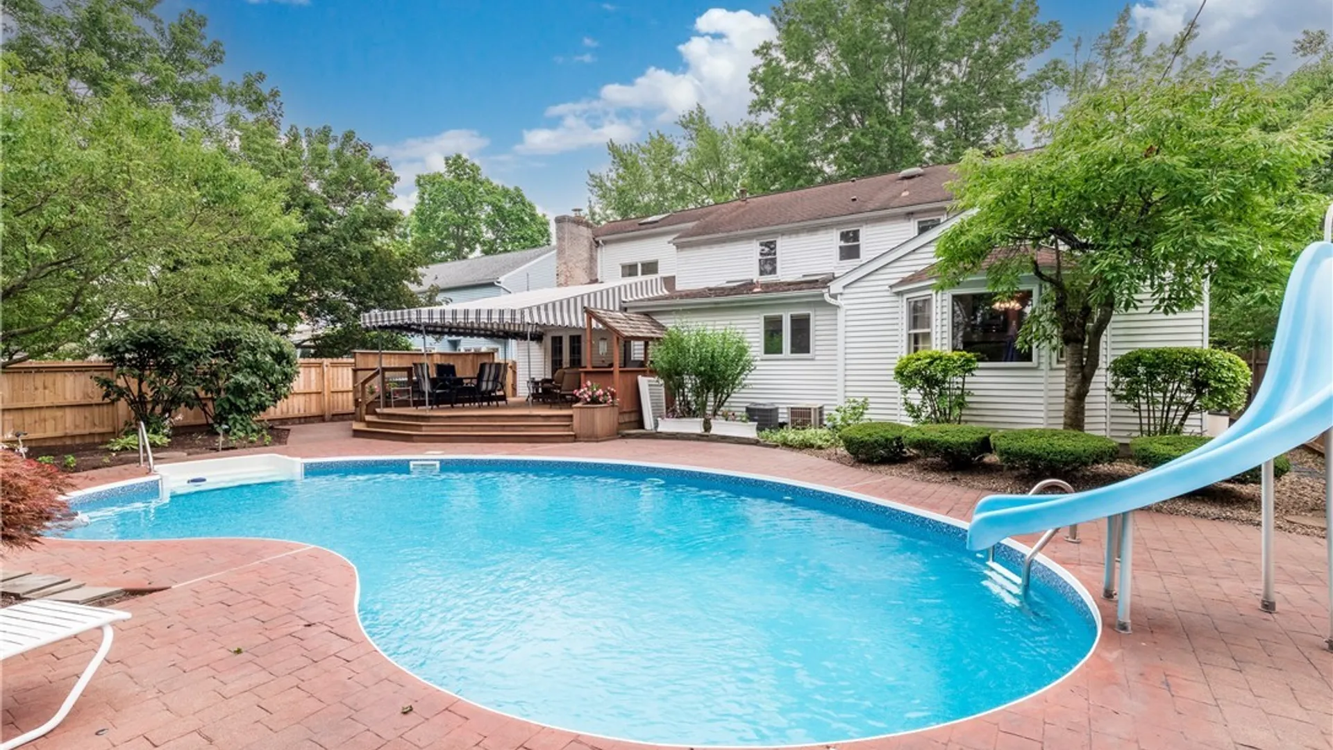 Property at 84 Carriage Cir, Amherst, NY 14221 33
