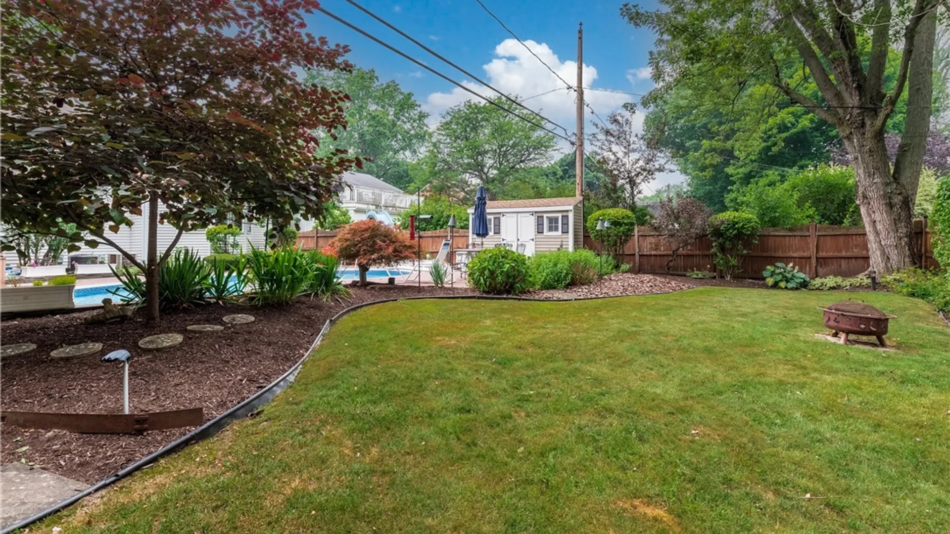 Property at 84 Carriage Cir, Amherst, NY 14221 36